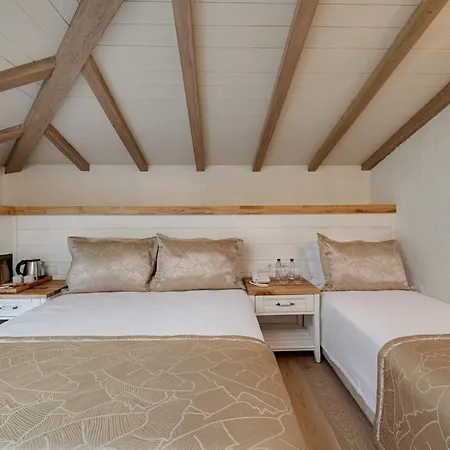 Atrium Tas 호텔 2*